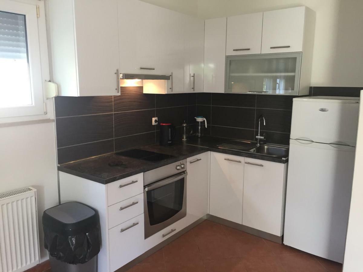 Ana'S Apartments Petrcane Εξωτερικό φωτογραφία